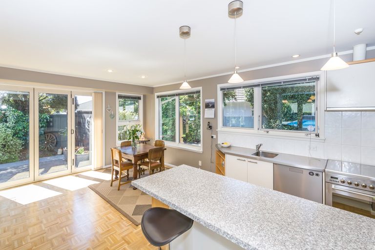 Photo of property in 6 Stanbury Avenue, Somerfield, Christchurch, 8024