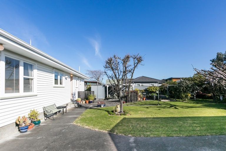 Photo of property in 18 Pembroke Street, Taradale, Napier, 4112