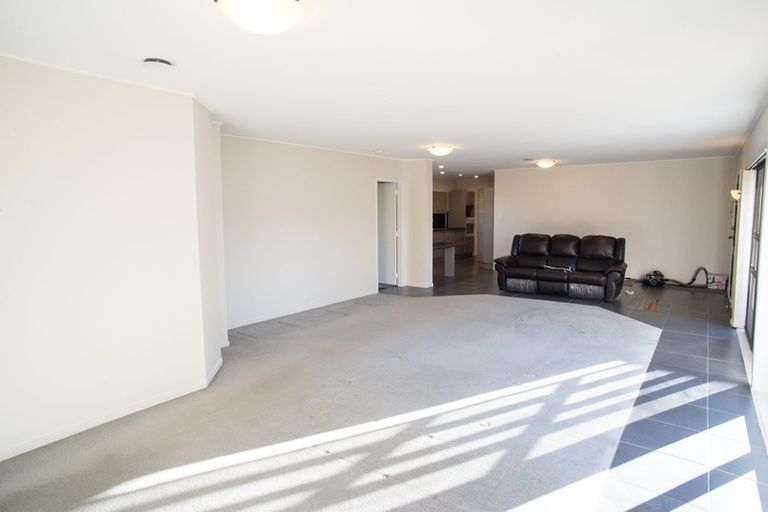 Photo of property in 58 Prince Regent Drive, Half Moon Bay, Auckland, 2012