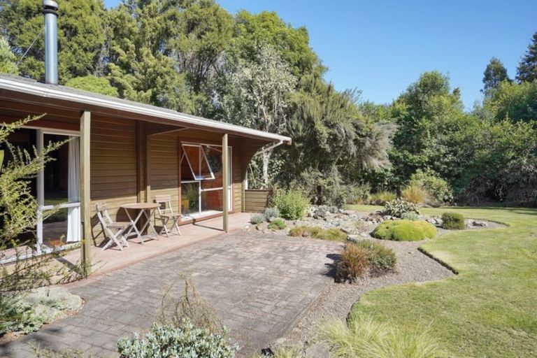 Photo of property in 20 Woodend Road, Woodend, 7610