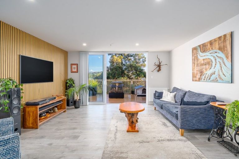 Photo of property in 1/6 Bushland Grove, Paparangi, Wellington, 6037