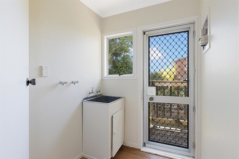 Photo of property in 72a Astley Avenue, New Lynn, Auckland, 0600