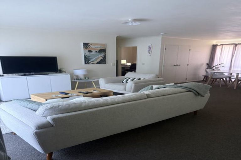 Photo of property in 324 West Coast Road, Glen Eden, Auckland, 0602