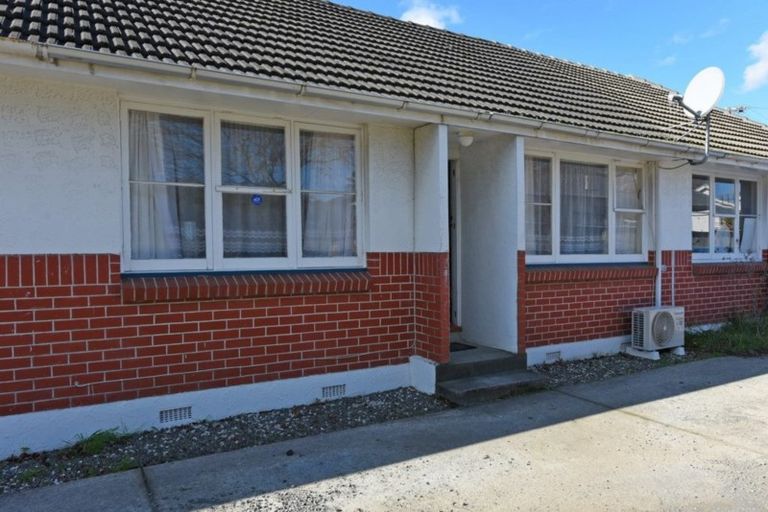 Photo of property in 2/6 Granville Street, Silverstream, Upper Hutt, 5019