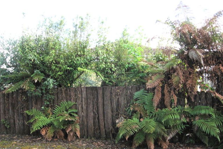 Photo of property in 14 Matthew Place, Kawaha Point, Rotorua, 3010