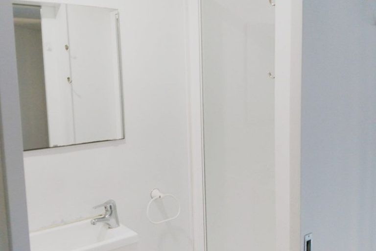 Photo of property in Krisley Court, 1/6 Ambrico Place, New Lynn, Auckland, 0600