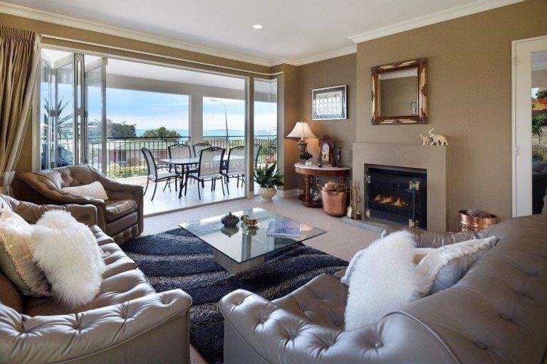 Photo of property in 4a Cleary Terrace, Cockle Bay, Auckland, 2014