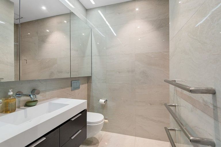 Photo of property in 68 Garden Road, Merivale, Christchurch, 8014