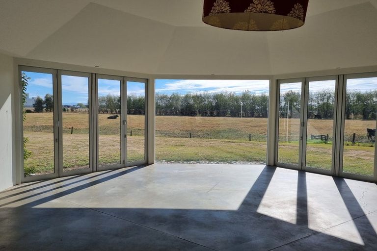 Photo of property in 70 Grays Road, Yaldhurst, Christchurch, 8042