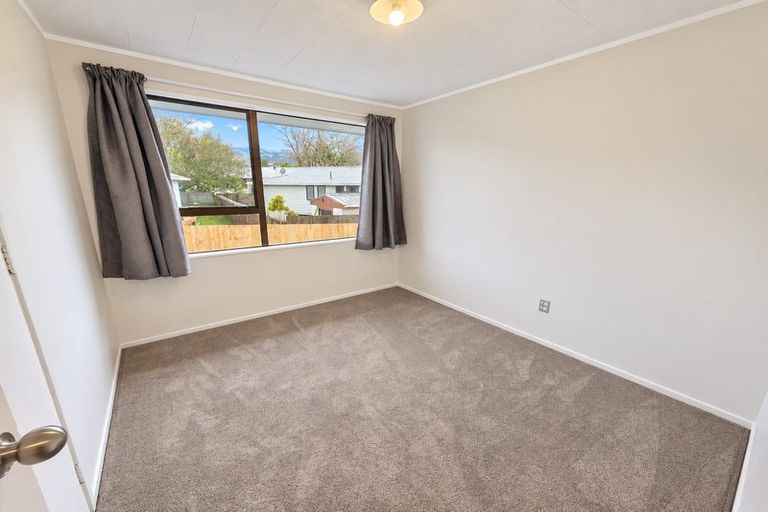 Photo of property in 12 Crystal Place, Pukehangi, Rotorua, 3015