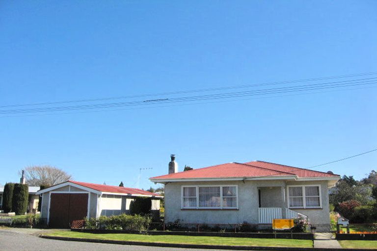 Photo of property in 9 Melville Street, Waipawa, 4210