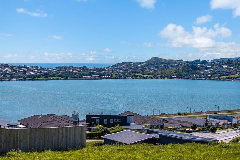 Photo of property in 64 Queen Charlotte Drive, Aotea, Porirua, 5024
