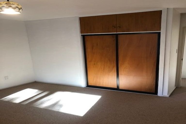 Photo of property in 2/22 Searells Road, Strowan, Christchurch, 8052