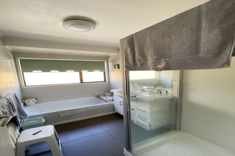 Photo of property in 2/21 Drake Street, Howick, Auckland, 2014