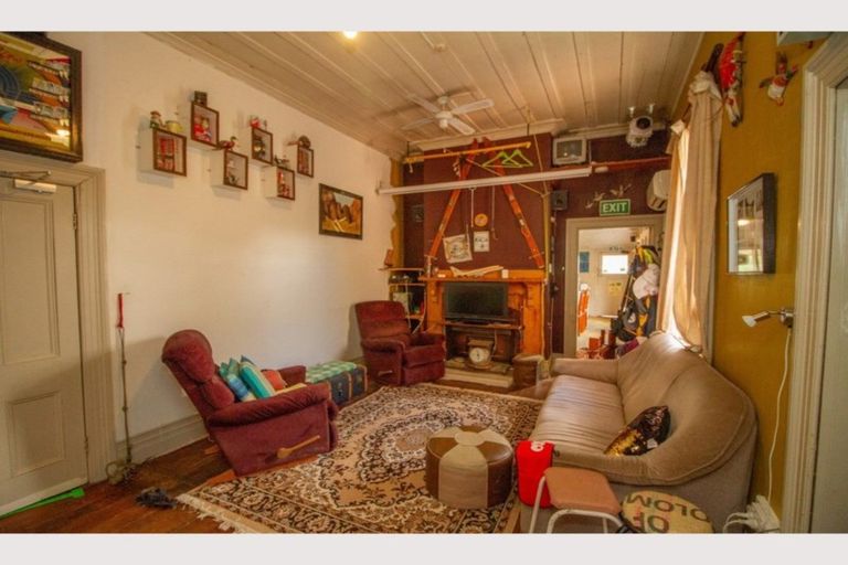Photo of property in 36 Seddon Street, Waikanae, 5036