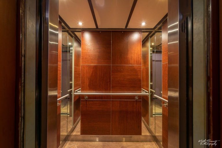 Photo of property in Grosvenor Flats, 19 Cottleville Terrace, Thorndon, Wellington, 6011