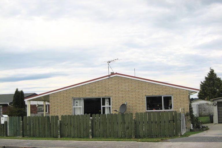 Photo of property in 30 Mcneil Street, Balclutha, 9230