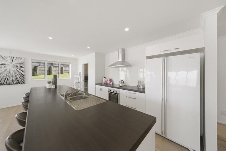 Photo of property in 12 Regis Park Drive, Pukekohe, 2120
