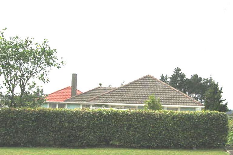 Photo of property in 28 Ranui Avenue, Ranui, Auckland, 0612