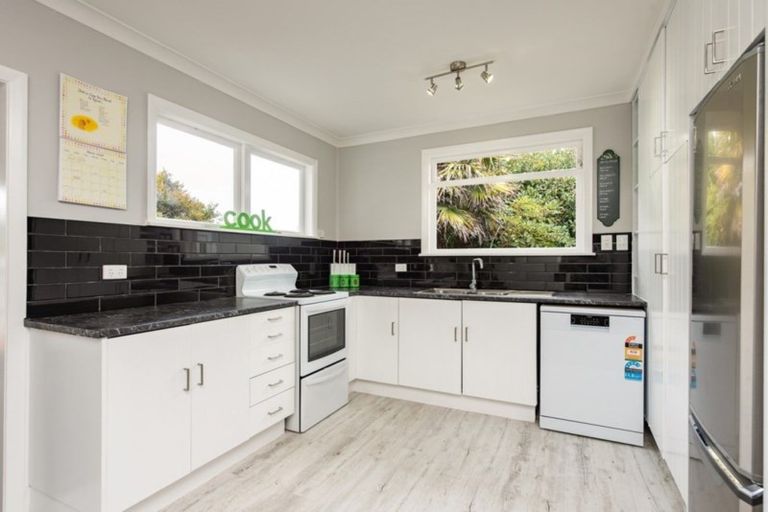 Photo of property in 46 Donovan Road, Paraparaumu Beach, Paraparaumu, 5032