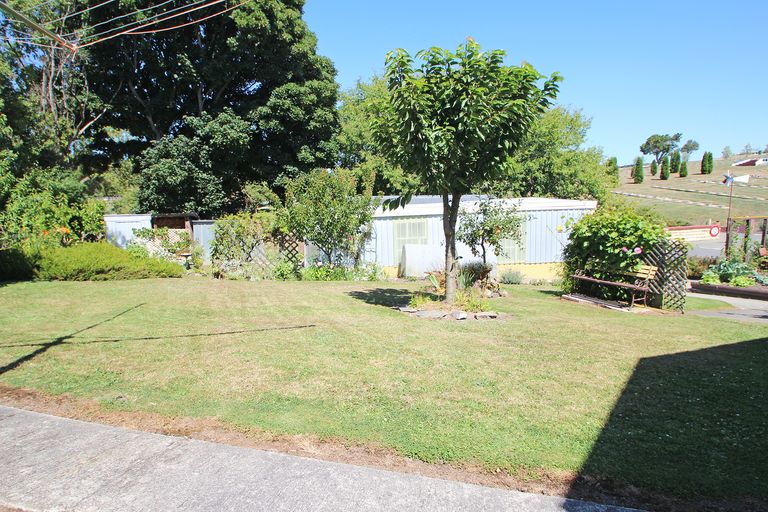 Photo of property in 15 Kelvin Street, South Hill, Oamaru, 9400