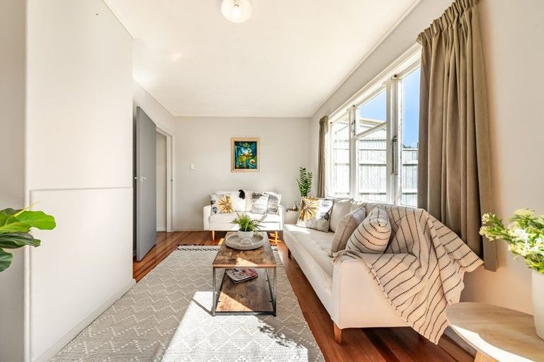 Photo of property in 77 Eastern Hutt Road, Taita, Lower Hutt, 5019