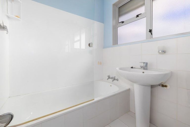 Photo of property in 20 Spur Grove, Titahi Bay, Porirua, 5022