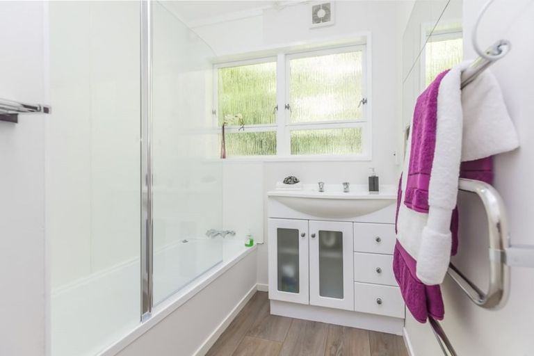 Photo of property in 6 Saint Annes Square, Tawa, Wellington, 5028