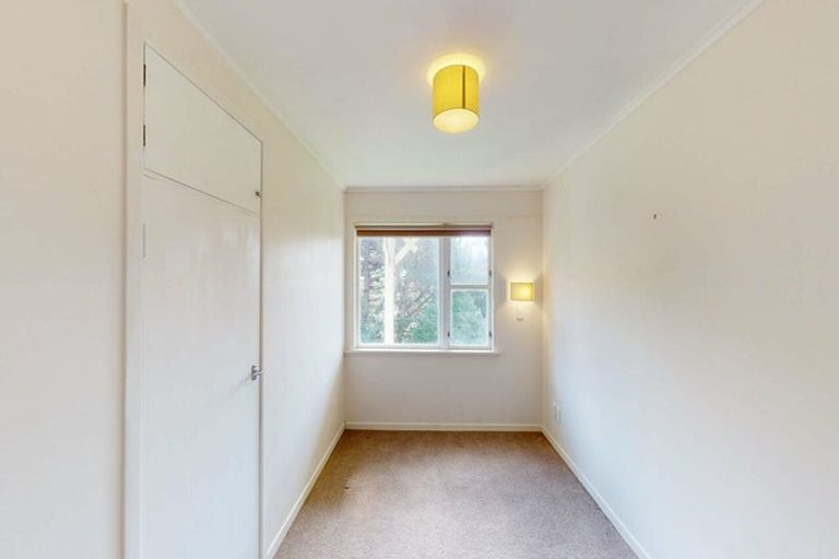 Photo of property in 120 Sutherland Road, Melrose, Wellington, 6023