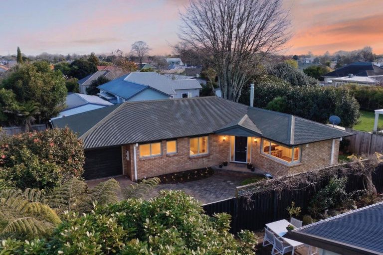 Photo of property in 8 Bowen Street, Cambridge, 3434