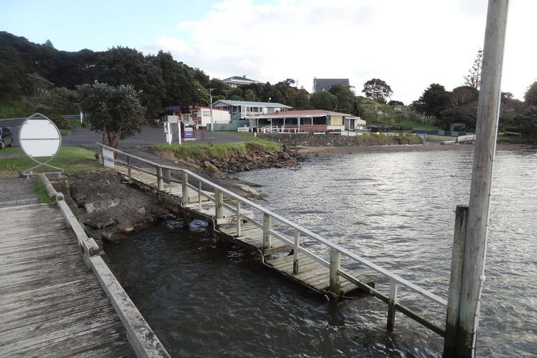 Photo of property in 125 Maunsell Road, Port Waikato, Tuakau, 2695