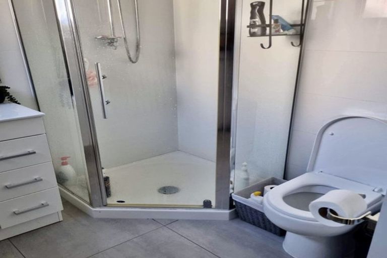 Photo of property in 37 Bradbury Road, Botany Downs, Auckland, 2010