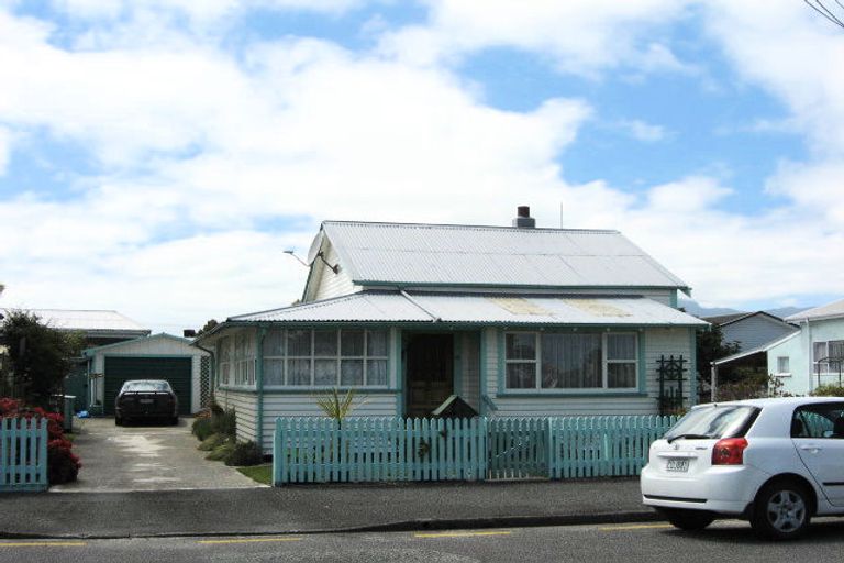 Photo of property in 63 Peel Street, Westport, 7825