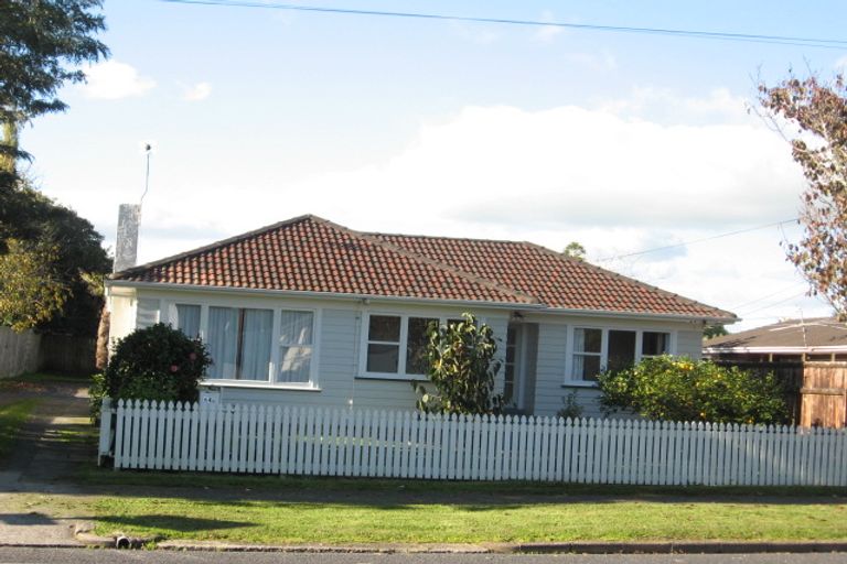 Photo of property in 64 Friedlanders Road, Manurewa, Auckland, 2102