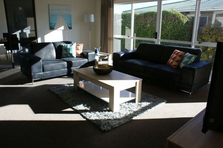 Photo of property in 389 Yaldhurst Road, Russley, Christchurch, 8042