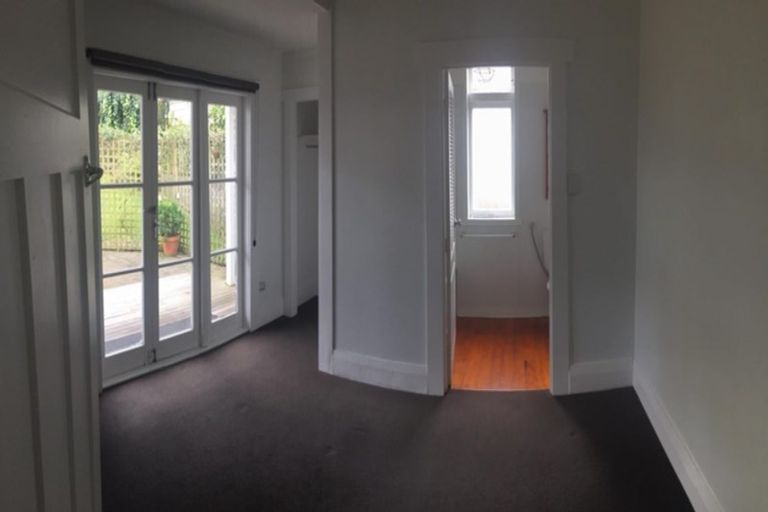 Photo of property in 23 Maungakiekie Avenue, Greenlane, Auckland, 1051
