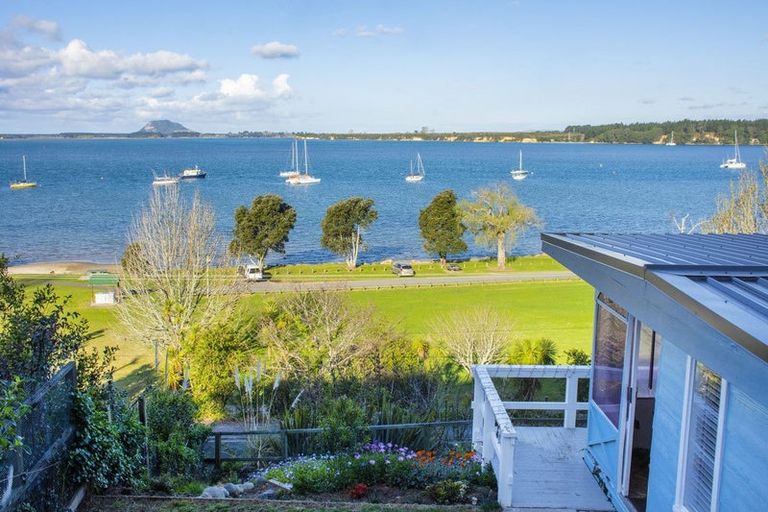 Photo of property in 39 Harbour View Road, Omokoroa, 3114