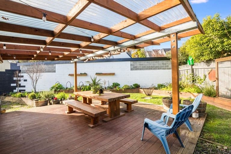 Photo of property in 39 Whitemans Road, Silverstream, Upper Hutt, 5019