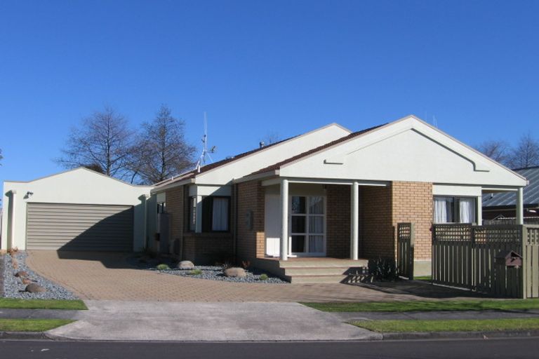 Photo of property in 15 Azimuth Place, Flagstaff, Hamilton, 3210