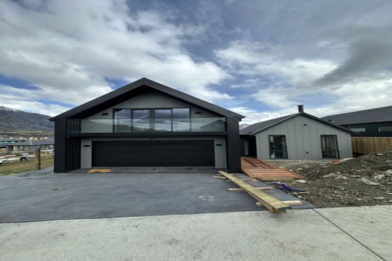 Photo of property in 9 Runholder Rise, Jacks Point, 9371