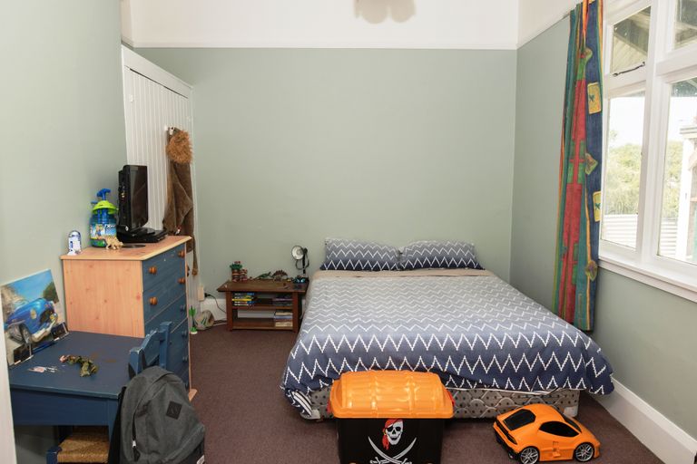 Photo of property in 132 Mcmurdo Street, Tinwald, Ashburton, 7700