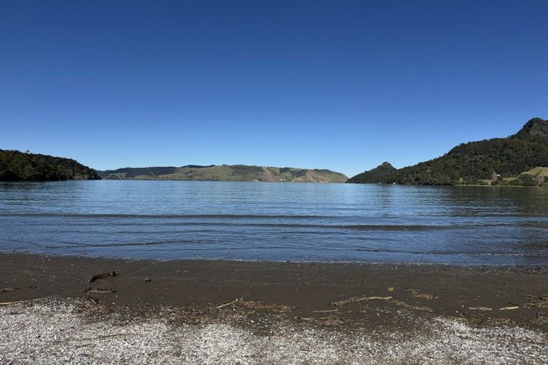 Photo of property in 21 Huia Dam Road, Huia, Auckland, 0604