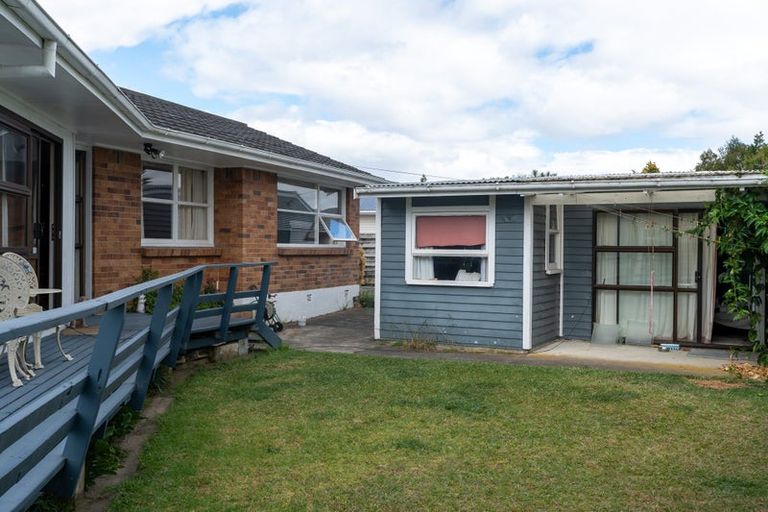 Photo of property in 15 Pryce Place, Silverdale, Hamilton, 3216