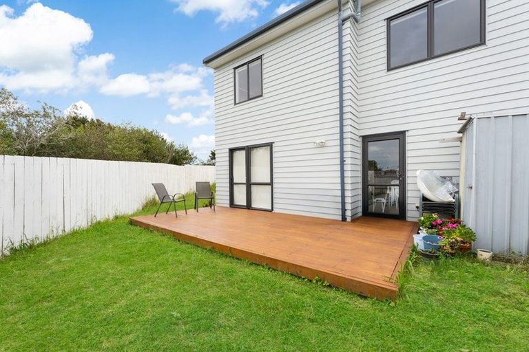 Photo of property in 1/36 West Coast Road, Glen Eden, Auckland, 0602