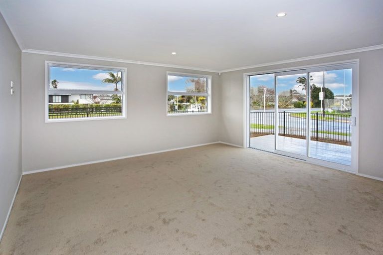 Photo of property in 1 Te Paahi Avenue, Waiuku, 2123