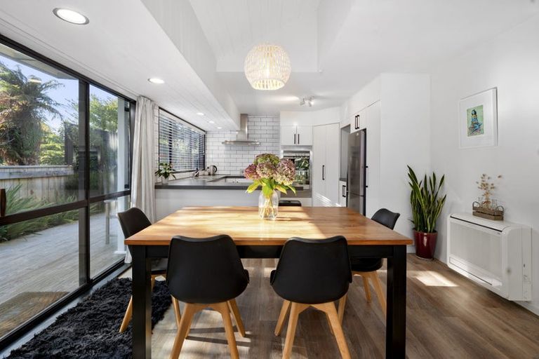 Photo of property in 39b Grand Vue Road, Kawaha Point, Rotorua, 3010