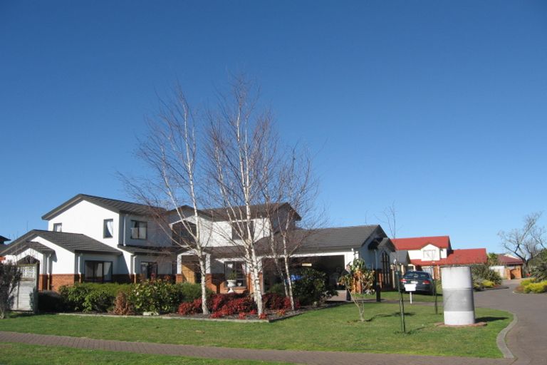 Photo of property in 17 Nielsen Gardens, Rototuna, Hamilton, 3210