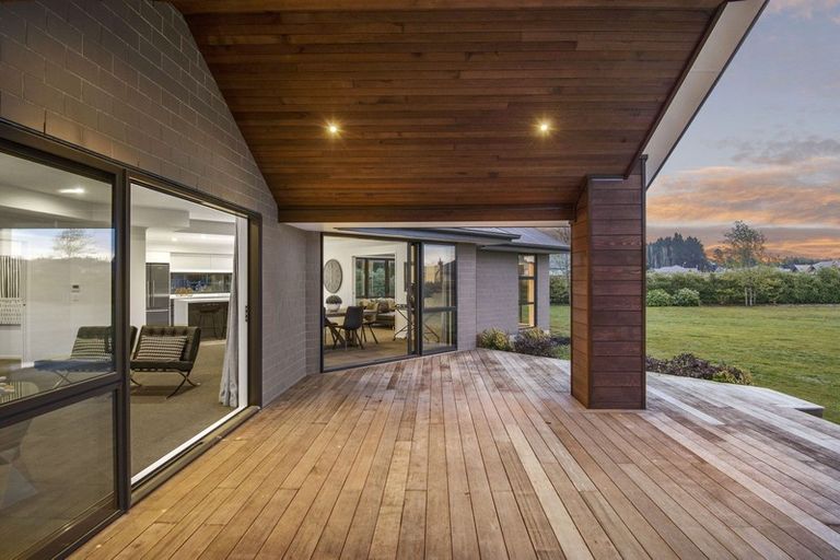 Photo of property in 14 Kingsdowne Drive, West Melton, 7618