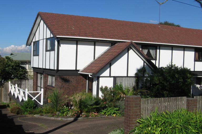 Photo of property in 351 East Coast Road, Mairangi Bay, Auckland, 0630