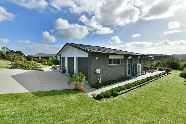 Photo of property in 28 Awatiro Drive, Kaukapakapa, 0871